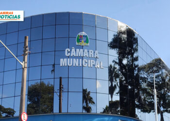 Confira os vereadores que aprovaram PLC de autoria do Prefeito, que cria 200 novos cargos.