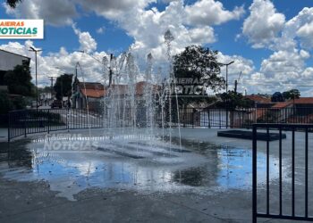 Mães alertam para possível contaminação na água da Praça São Francisco