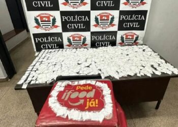 Falso entregador é preso com mais de duas mil porções de cocaína em Caieiras
