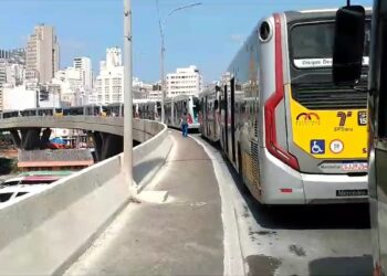 Greve de motoristas e cobradores de ônibus em SP começa à 0h desta quarta-feira (3)