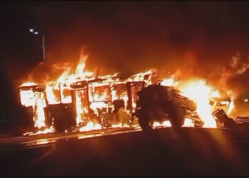 Acidente entre caminhão e ônibus na SP-332 deixa 2 mortos e 8 feridos