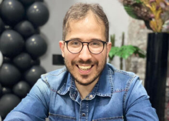 Jornalista e escritor Renan Crema, de Caieiras, é o novo embaixador do CACAU