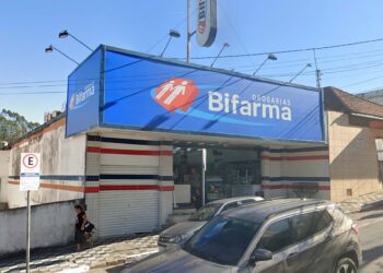 Loja da Bifarma em Caieiras é lacrada após decretação de falência do grupo