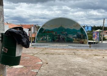 Concha Acústica de Caieiras está abandonada
