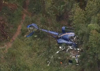 Helicóptero com 4 pessoas a bordo cai em Caieiras