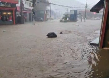 Chuva forte causa alagamentos em Caieiras nesta sexta-feira (07); confira os videos