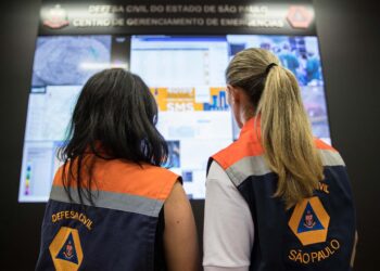 Saiba como receber alertas da Defesa Civil sobre fortes chuvas