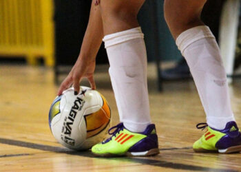 Caieiras realiza peneira para atletas de futsal feminino; confira data e horário