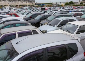 Leilão do Detran-SP em Caieiras tem carros a partir de R$ 2.100 e motos com preço inicial de R$ 700